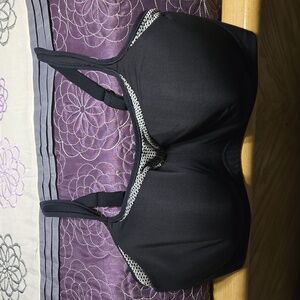 36G black supportive sports bra